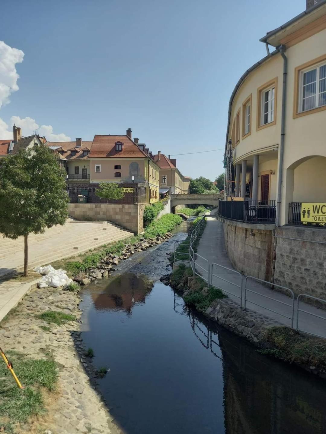 Napfuerdo Apartman Apartment Eger Exterior photo